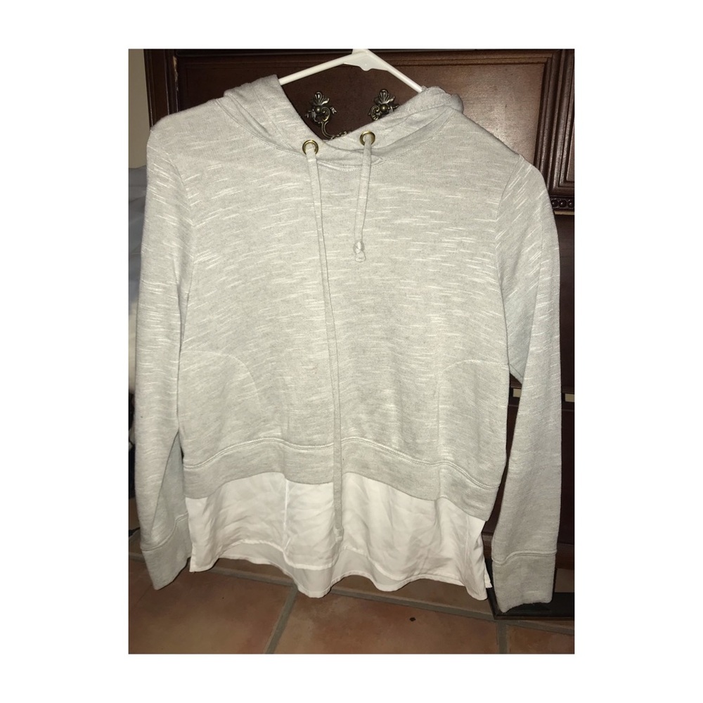 Cute White/Gray hoodie/sweater